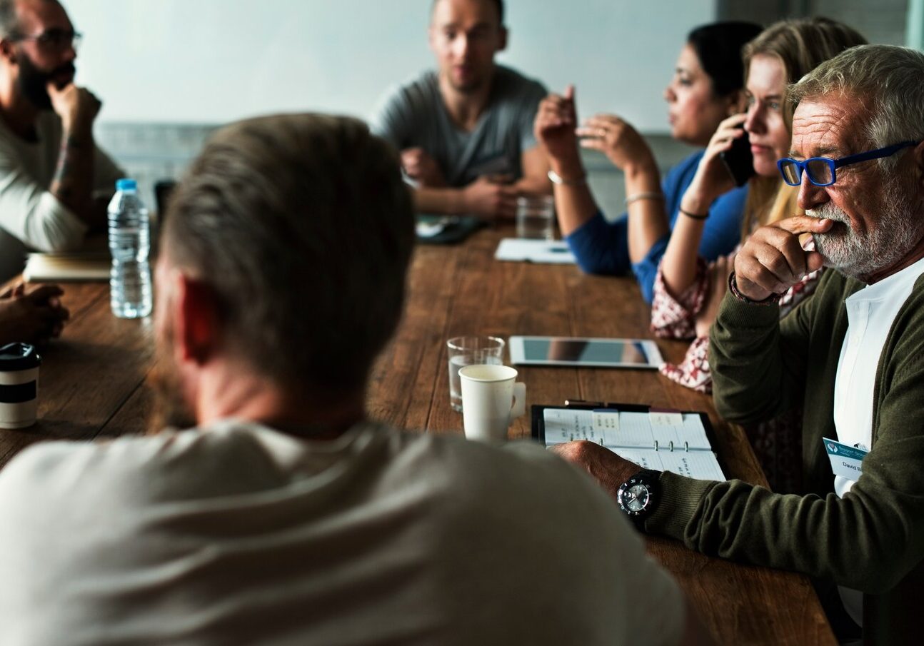 people-meeting-seminar-office-concept_53876-30377